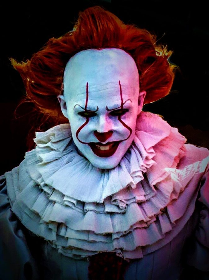 Pennywise cosplay at 2017 Montreal Comiccon.